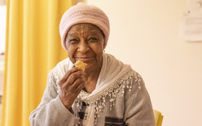 Isa, la nonna amorevole di tutte le donne di Casa Sabotino